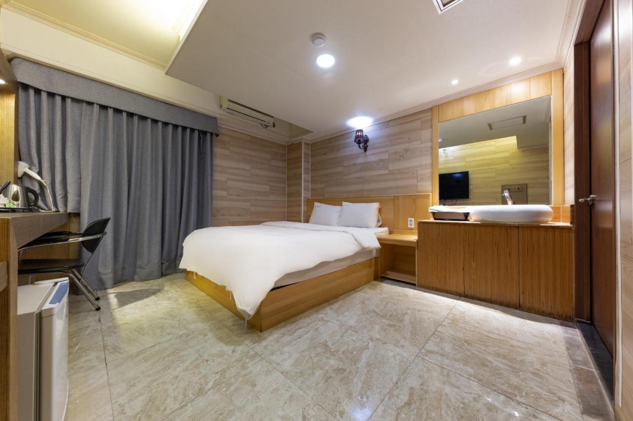 I.Y Hotel Suwon Exterior foto